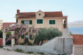 Apartments with a parking space Postira, Brac - 5618